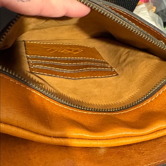 Like New Patricia Nash ❤️Crossbody - Picture 7 of 8